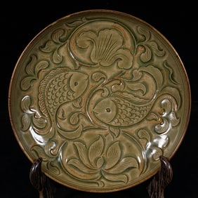 An Exquisite Yaozhou yao Flower and Fish Pattern Plate