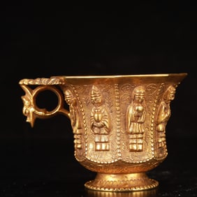 An Exquisite Gilt Bronze Figure Pattern Cup