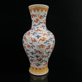 A Huge Blue and White Famille-Rose Painted Gold Auspicious Cloud and Bats Pattern Vase