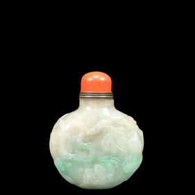 An Exquisite Jadeite Gourd Pattern Snuff Bottle, Inlaid Gems