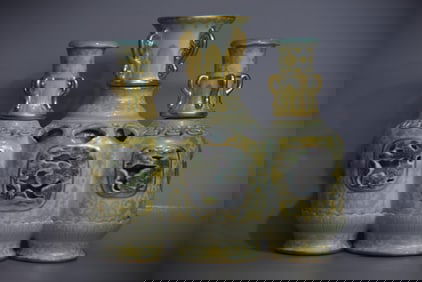 A Exquisite Pea-Green Glaze Painted Gold Hollow Lotus Pattern Vase