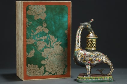 A Rare Gold and Silver-Inlaid Bronze Inlaid Gems Bronze Phoenix-Shaped lamp