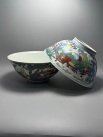 A pair of Exquisite Blue and White Famille-Rose Figures Pattern Bowl