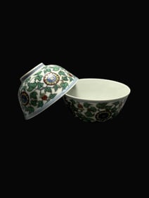 A pair of Exquisite Blue and White Flower Pattern Bowl