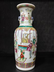 A Exquisite Famille-Rose Figures Pattern Double-Ears Vase