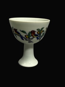 A Exquisite Famille-Rose Flower and Bird Pattern Cup