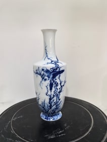 A Exquisite Blue and White Flower and Bird Pattern Vase