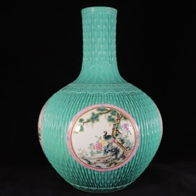 A Exquisite Famille-Rose Turquoise-Glazed Flower and Bird Pattern Vase