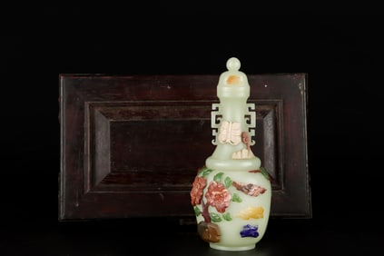 A Exquisite Hotan Jade Flower Pattern Vase