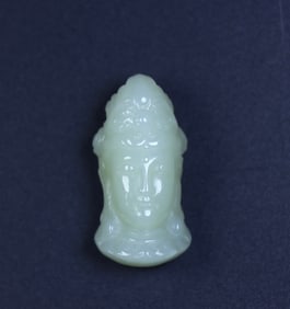 A Exquisite Hotan Jade Avalokitesvar Statue