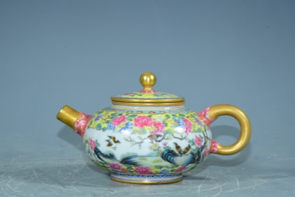 A Exquisite Yellow Ground Famille-Rose Flower and Bird Pattern Ewer