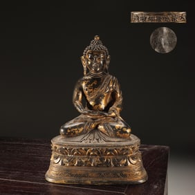 A Exquisite Gilt Bronze Buddha Statue