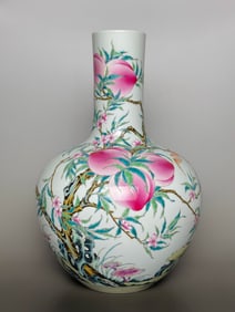A Exquisite Famille-Rose Painted Gold Peach Pattern Vase