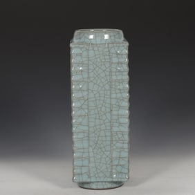 Southern Guan yao Celadon Glazed Vase