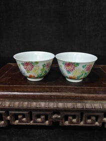 A pair of Exquisite Famille-Rose Flower Pattern Cup