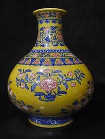 A Exquisite Blue and White Yellow Glazed Flower Pattern Vase
