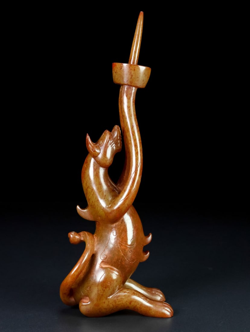 Hetian Jade Bear-shaped Candlestick: A Rare Hetian Jade Bear-shaped Candlestick,Han Dynasty,China,Size:8.9inx2inx3.3in,Weight:496.5g 和田玉熊顶灯,中国汉代