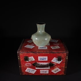 A Exquisite Ru yao Sky Blue Glazed Ice Crackle Pattern Beast-Ears Vase