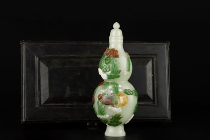 A Exquisite Hotan Jade Fish and Lotus Pattern Gourd-Shaped Vase