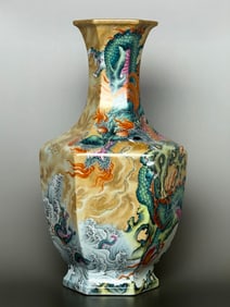 A Exquisite Famille-Rose Dragon Pattern Vase
