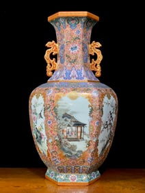 A Exquisite Famille-Rose Lotus Pattern Landscape Pattern Vase
