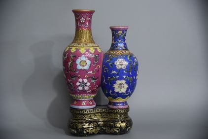A Exquisite Pink Blue Ground Flower Pattern Vase