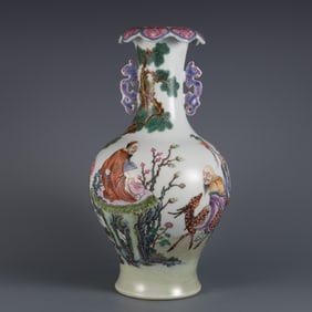 A Exquisite Famille-Rose Figures Pattern Double-Ears Vase