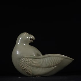 A Exquisite Yue yao Celadon Parrot-Shaped Brush Washer