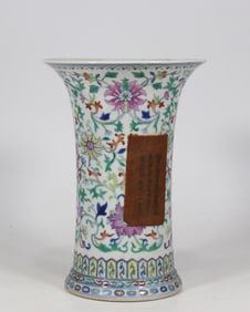 A Exquisite Doucai Lotus Flower Pattern Vase