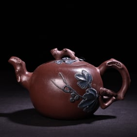 A Exquisite Purple Sands Flower Pattern Ewer