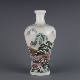 A Exquisite Famille-Rose Landscape Pattern Vase
