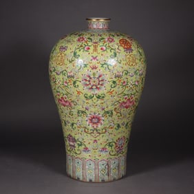 A Exquisite Famille-Rose Painted Gold Lotus and Flower Pattern Vase