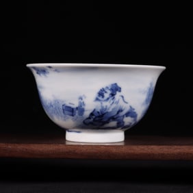A Exquisite Blue and White Figures Pattern Cup