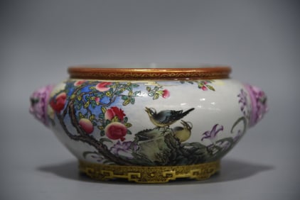 A Exquisite Famille-Rose Flower and Bird Pattern Double-Ears Brush Washer