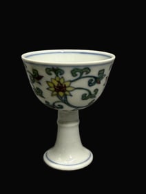 A Exquisite Blue and White Flower Pattern Cup