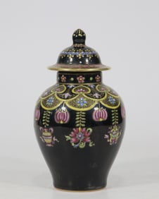 An Exquisite Famille-Rose Painted Gold Eight Treasures Pattern Tea Caddy