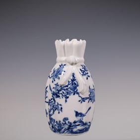 An Exquisite Blue and White Flower and Bird Pattern Vase