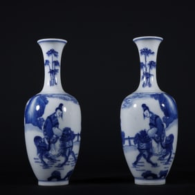 A Pair of Exquisite Blue and White Character and Story Pattern Vase