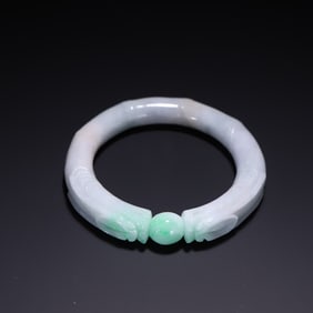 An Exquisite Jadeite Bracelets
