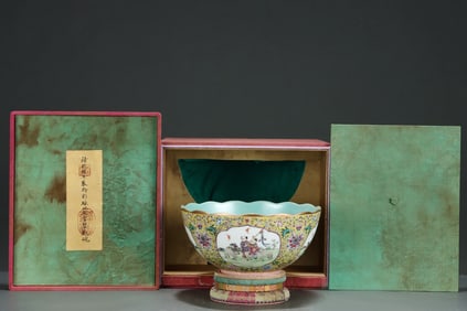 An Exquisite Famille-Rose Green Ground Lotus Pattern Character and Story Pattern Bowl