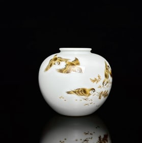 An Exquisite Enamel Flower and Bird Pattern with poem Jar