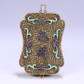 An Exquisite Gilt Silver Flower Pattern Brand