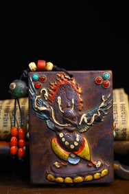 An Exquisite Stone Inlaid Gems Buddha Statue Pattern Brand