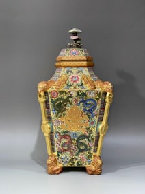 An Exquisite Famille-Rose Painted Gold Dragon and Phoenix Pattern Lotus Pattern Jar