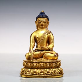 A Exquisite Gilt Bronze Statue of Sakyamuni