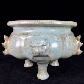 An Exquisite Ru yao Double-Ears and Tripod Censer