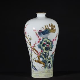 An Exquisite Famille-Rose Flower and Bird Pattern with poem Vase