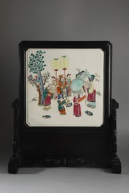 An Exquisite Famille-Rose Character and Story Pattern Screen