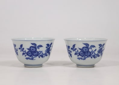 A Pair of Exquisite Blue and White Flower and Fruit Pattern Cup