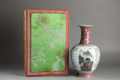 An Exquisite Famille-Rose Lotus Pattern Landscape Pattern with poem Vase